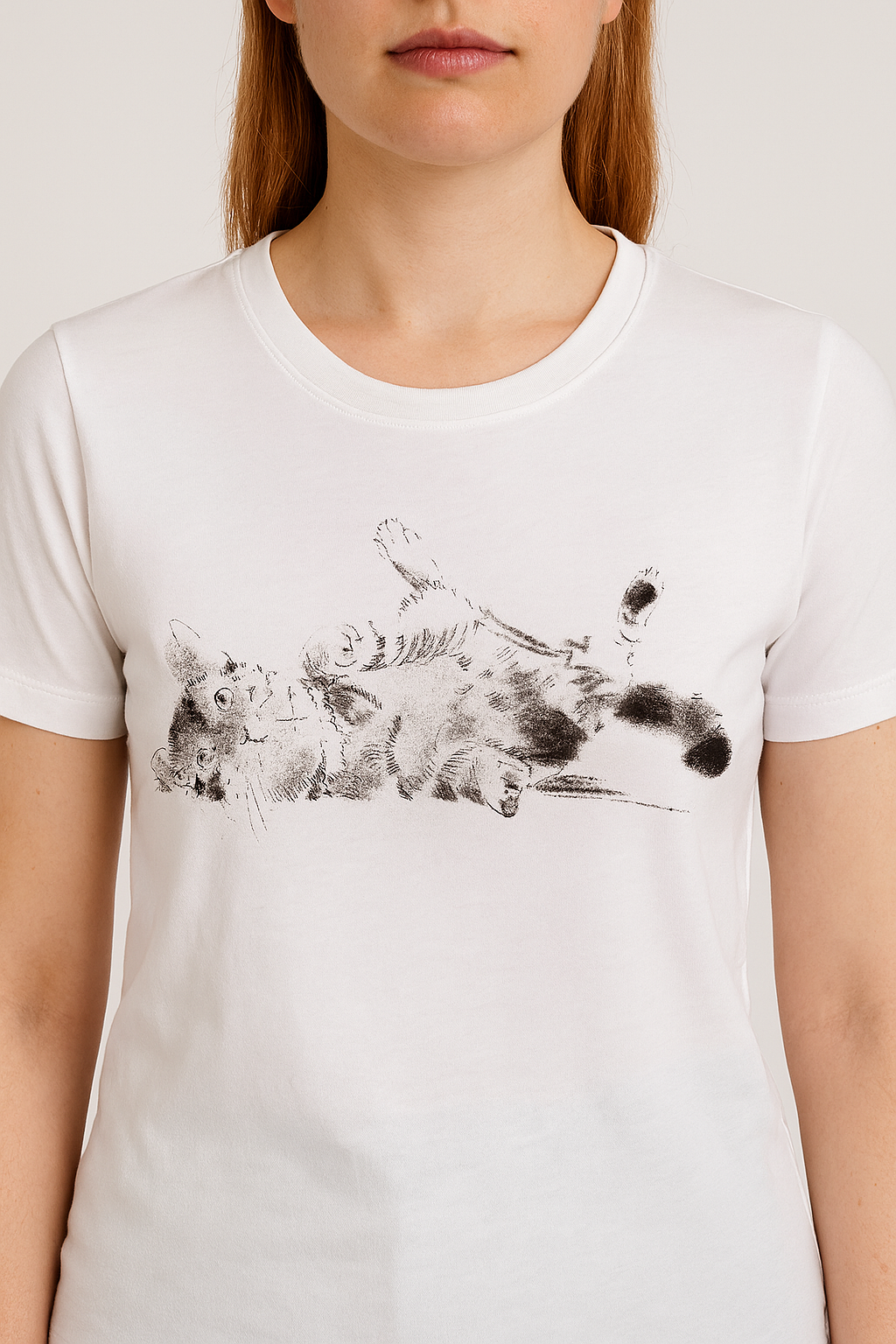 Camiseta Feminina Estampa Gato deitado – Conforto e estilo para o seu dia a dia