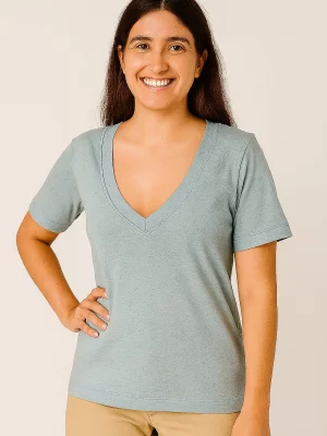 Camiseta Feminina Gola V Azul Claro