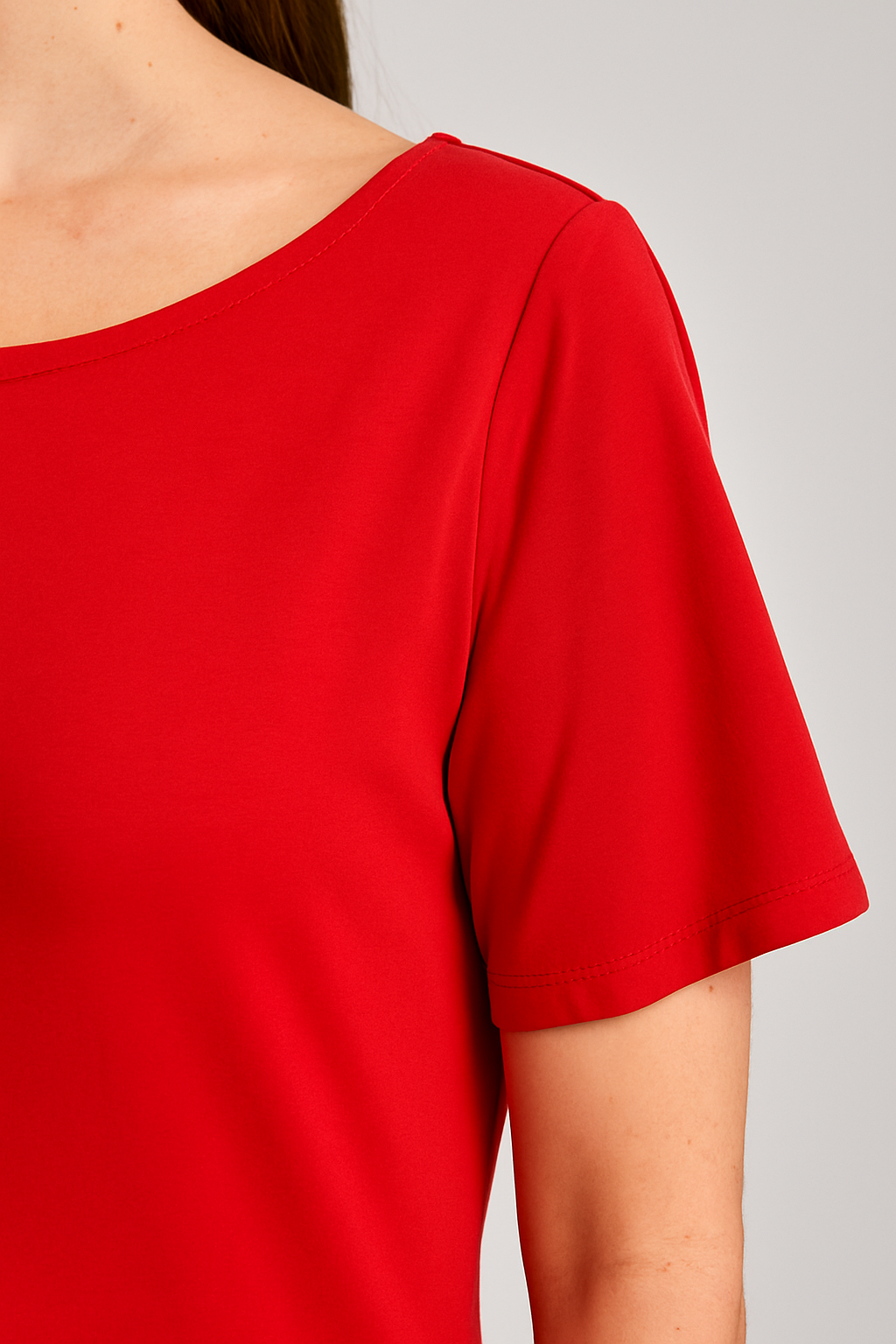 Vestido Morcego Vermelho Feminino – Simplicidade e Elegância - Imagem 4